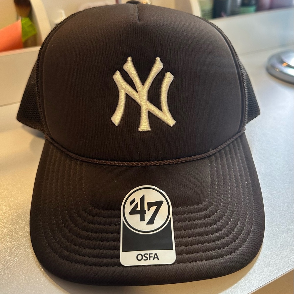 ‘47 Brand Brown and White Unisex Mesh Snapback